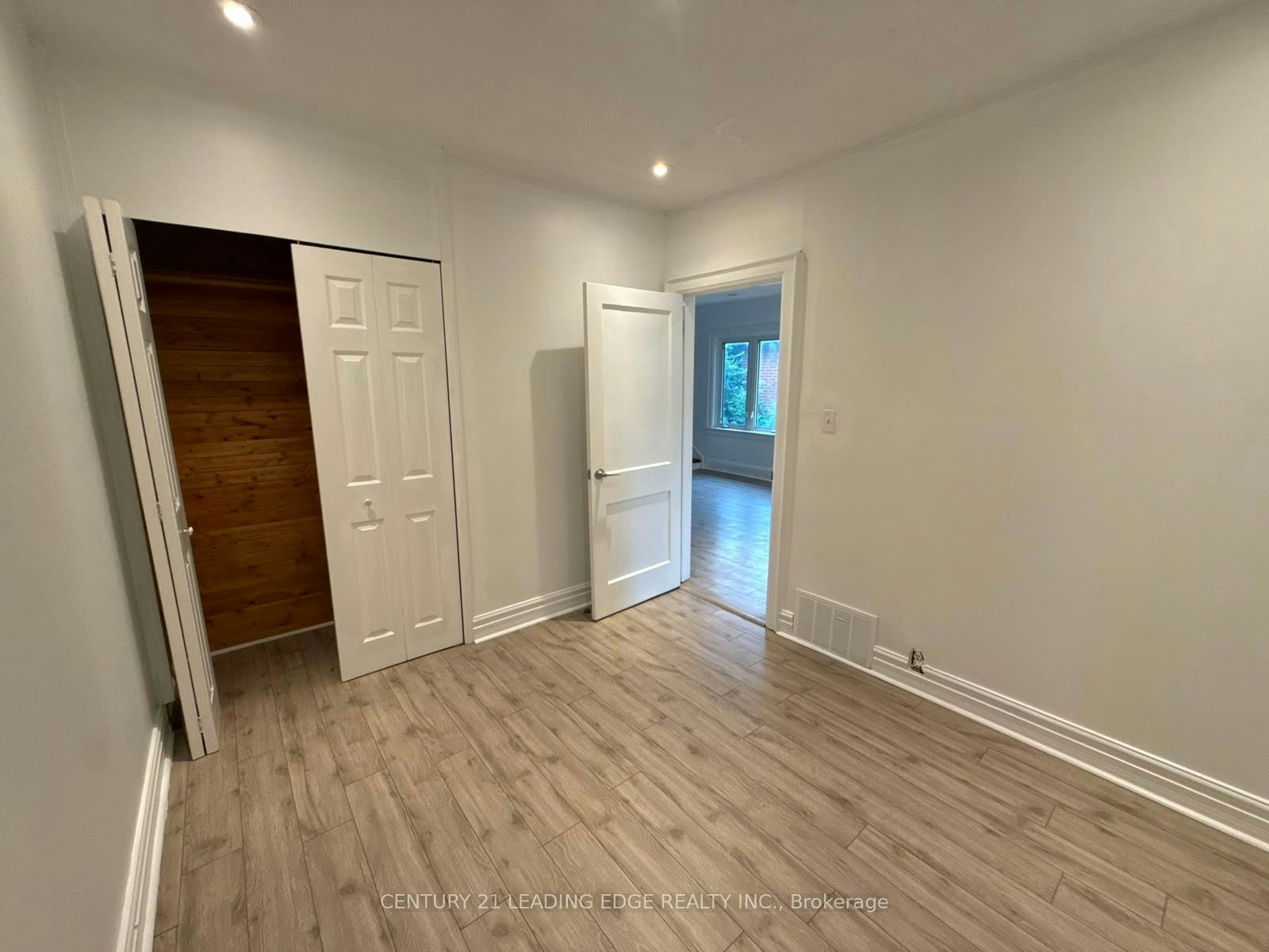 631 Christie Avenue, Oshawa, ON, L1G 4L8 - 4