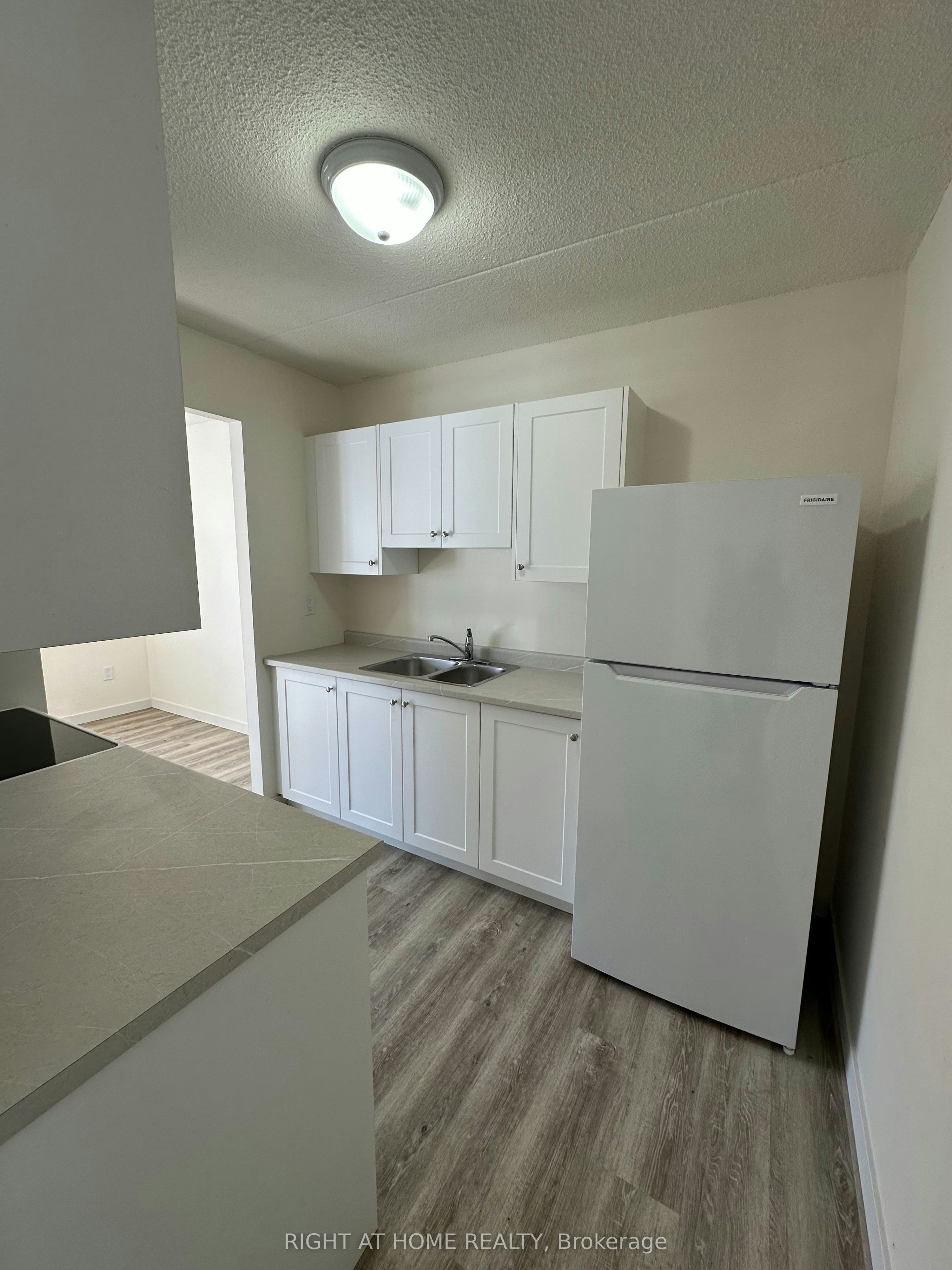 201-555 Oxford Street, Oshawa, ON, L1J 3V5 - 5