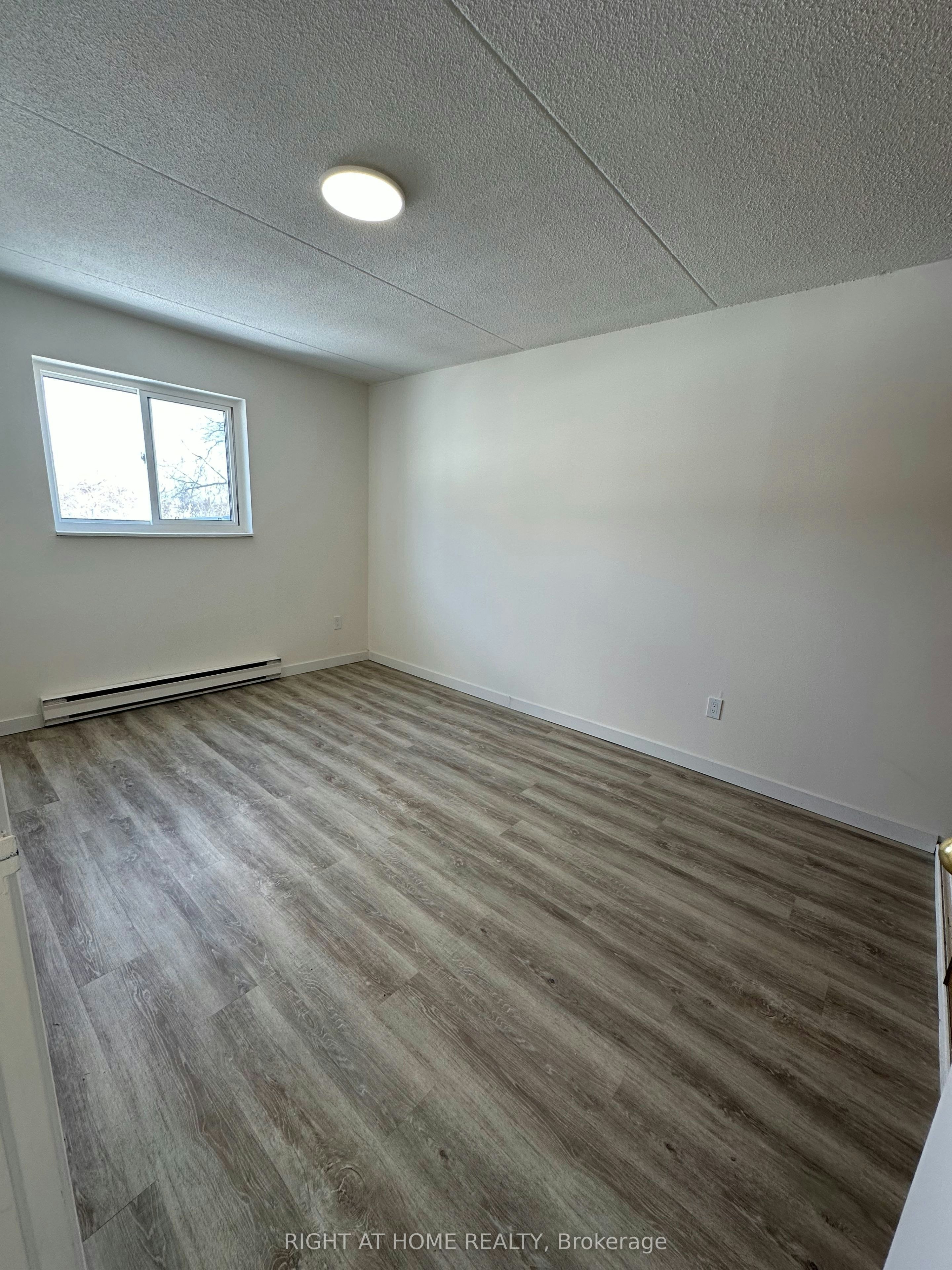 201-555 Oxford Street, Oshawa, ON, L1J 3V5 - 6