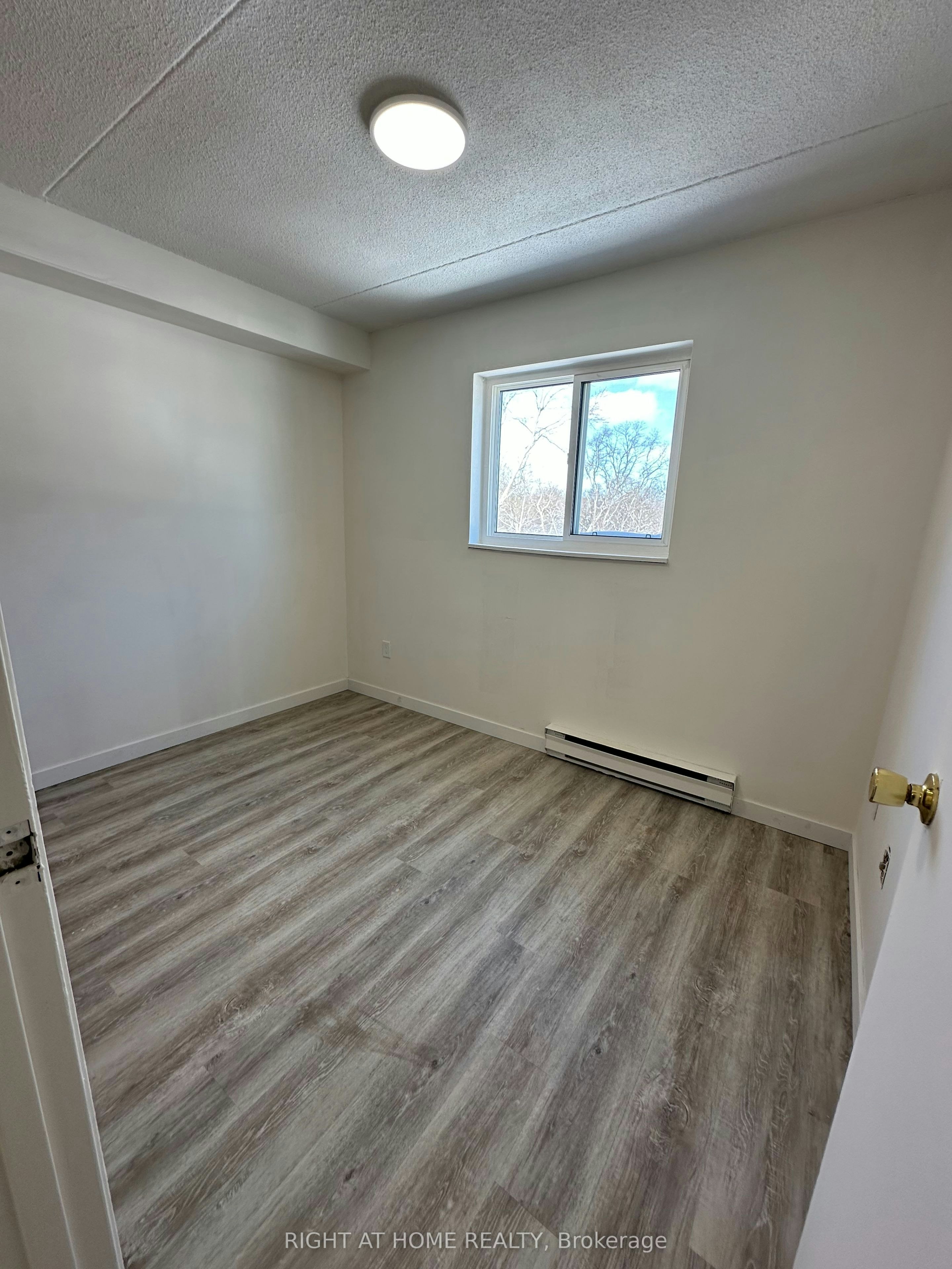 201-555 Oxford Street, Oshawa, ON, L1J 3V5 - 7