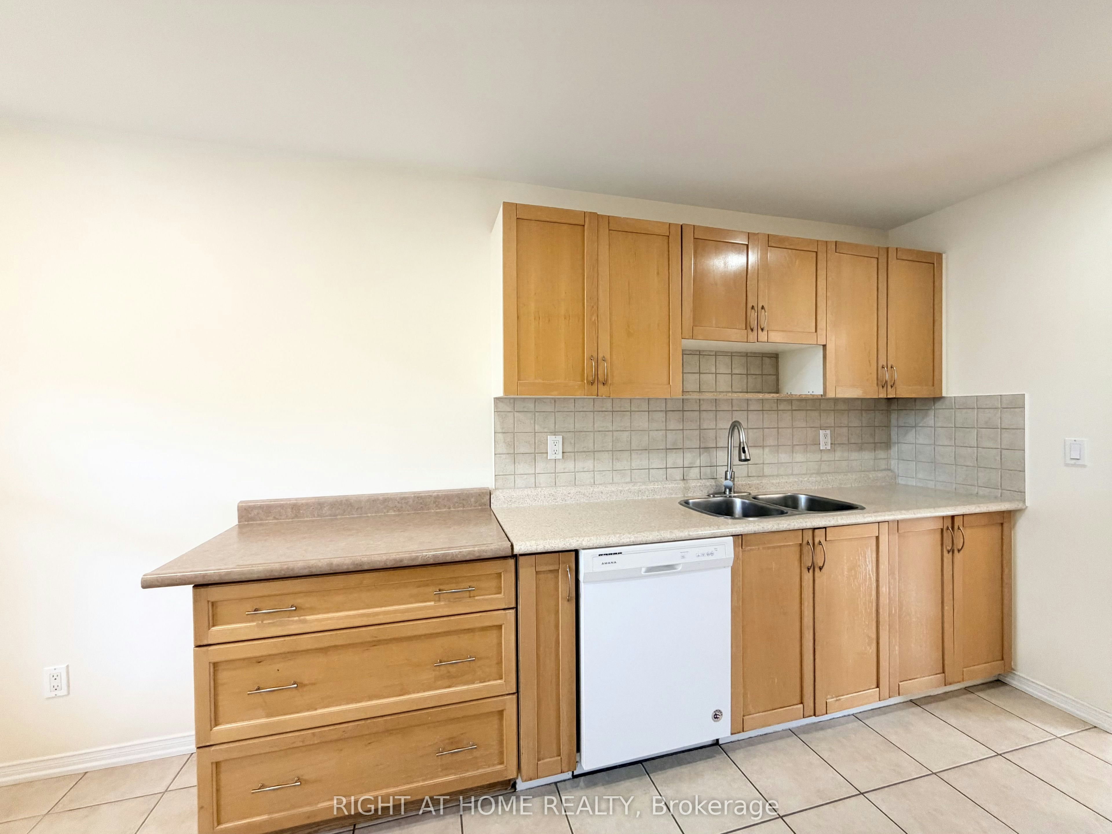1502 O'hara Court, Oshawa, ON, L1J 8A3 - 6