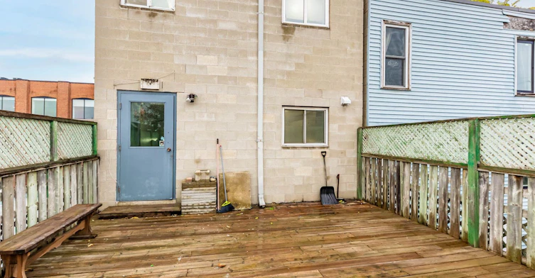 4-996 Queen Street E, Toronto, ON, M4M 1K1 - 2