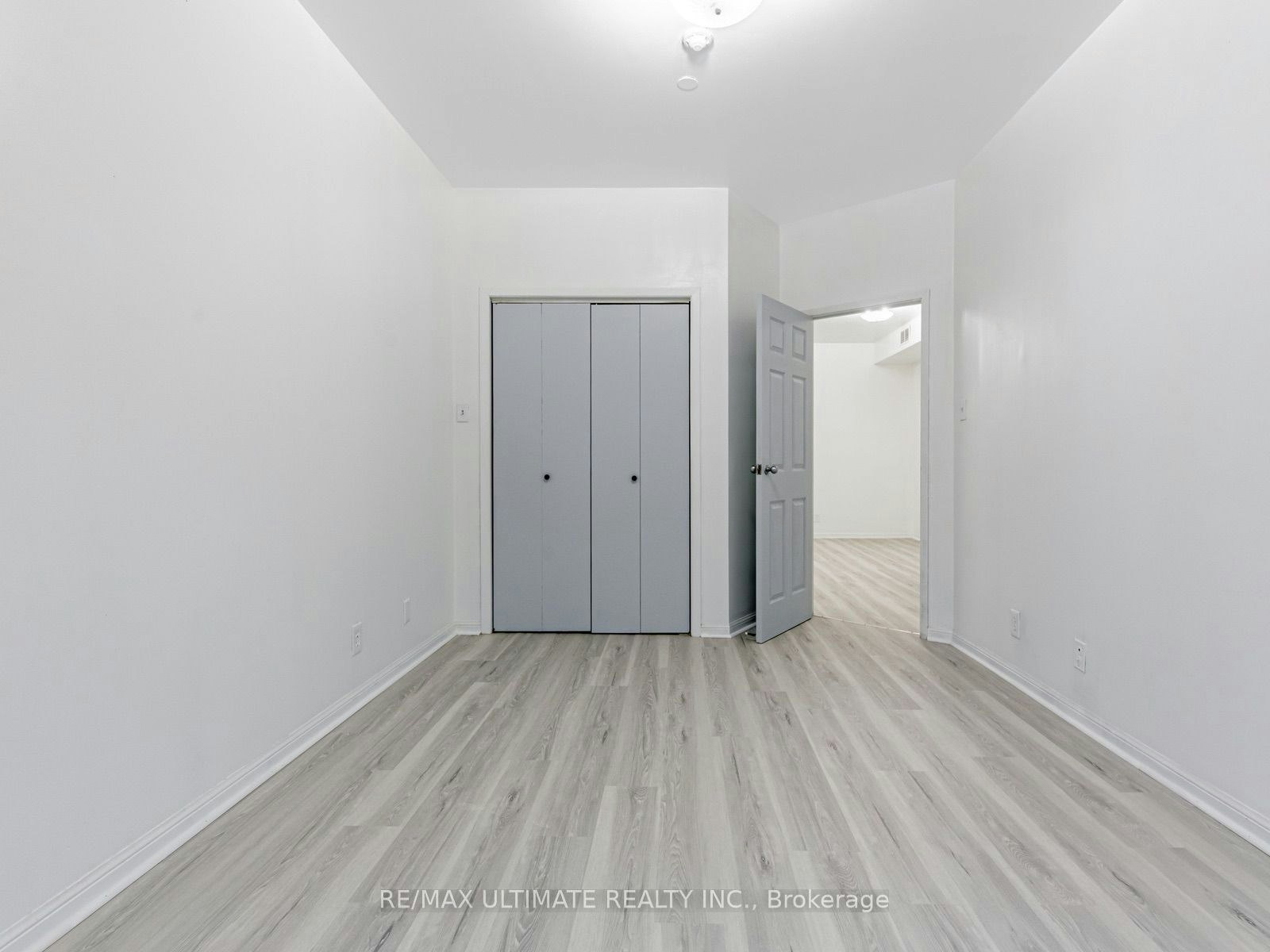4-996 Queen Street E, Toronto, ON, M4M 1K1 - 8