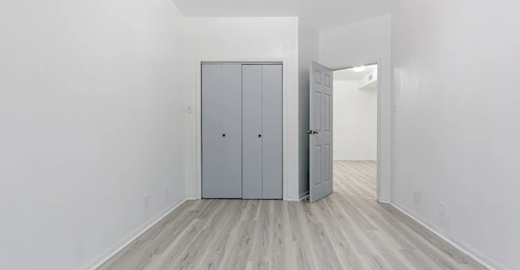 4-996 Queen Street E, Toronto, ON, M4M 1K1 - 8