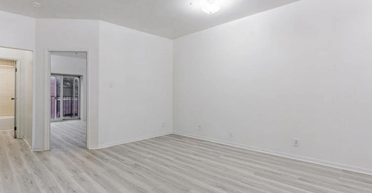 4-996 Queen Street E, Toronto, ON, M4M 1K1 - 9