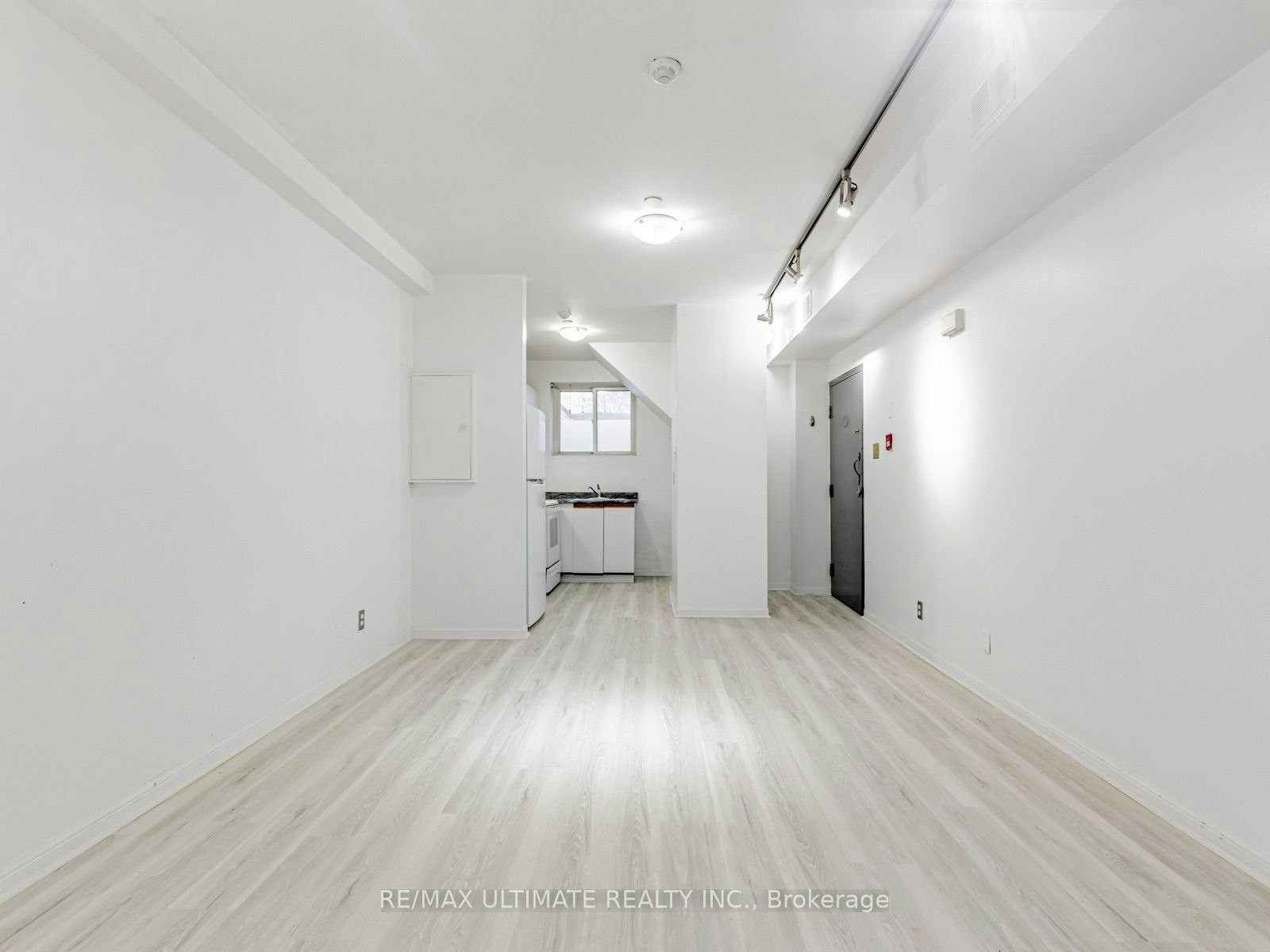 4-996 Queen Street E, Toronto, ON, M4M 1K1 - 6