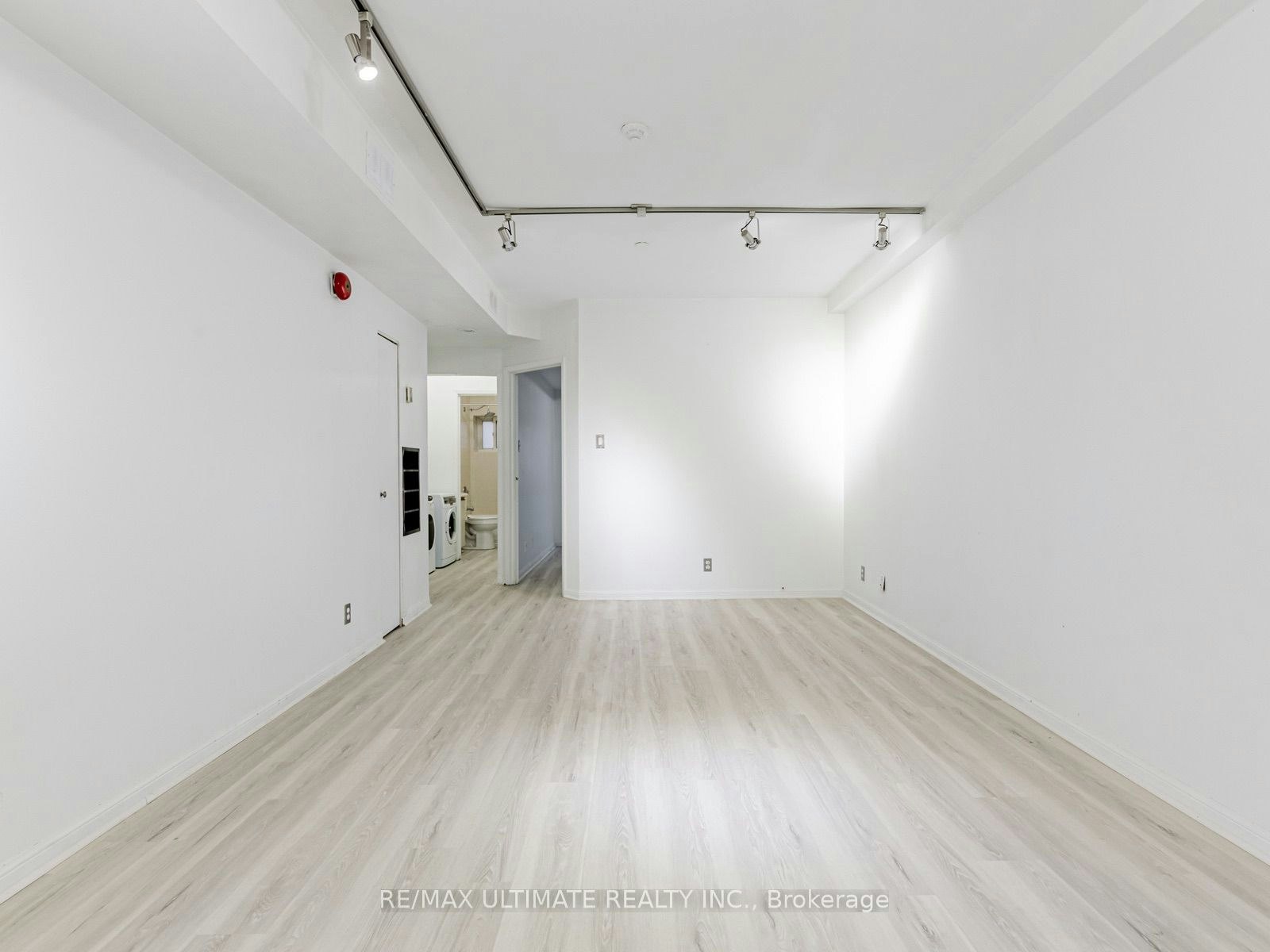 4-996 Queen Street E, Toronto, ON, M4M 1K1 - 7