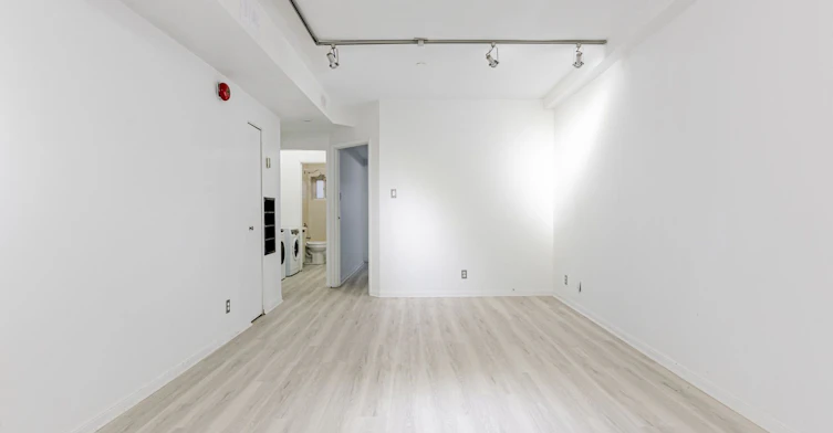 4-996 Queen Street E, Toronto, ON, M4M 1K1 - 7