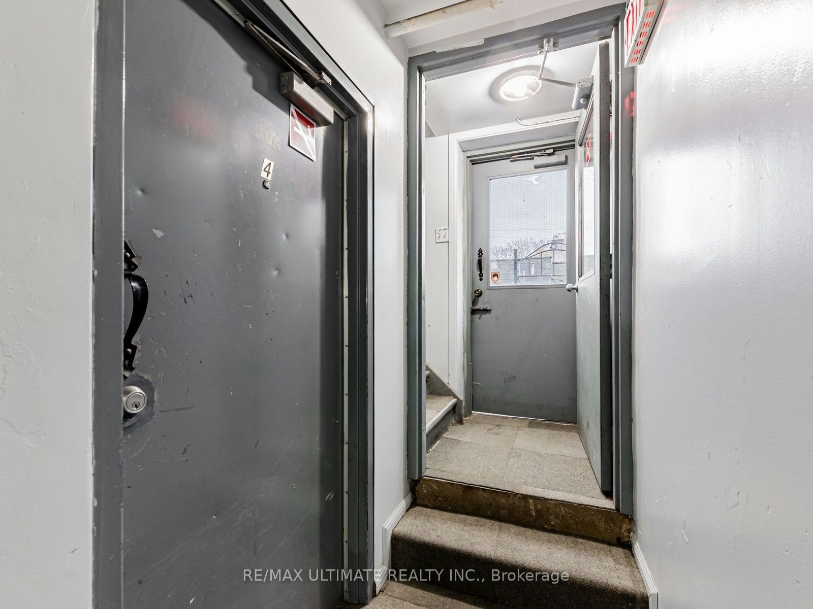 4-996 Queen Street E, Toronto, ON, M4M 1K1 - 5