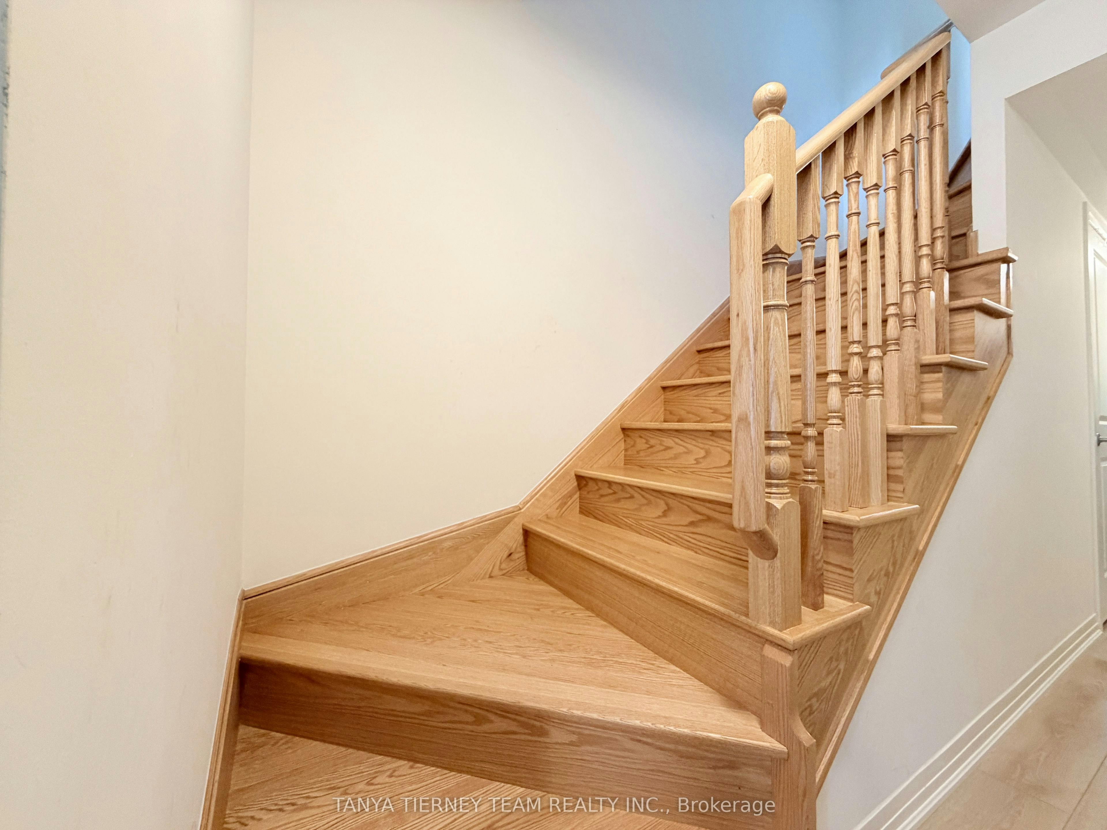 56 Emmas Way, Whitby, ON, L1R 0S7 - 9