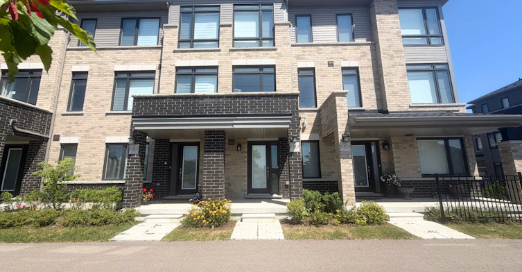 56 Emmas Way, Whitby, ON, L1R 0S7 - 2