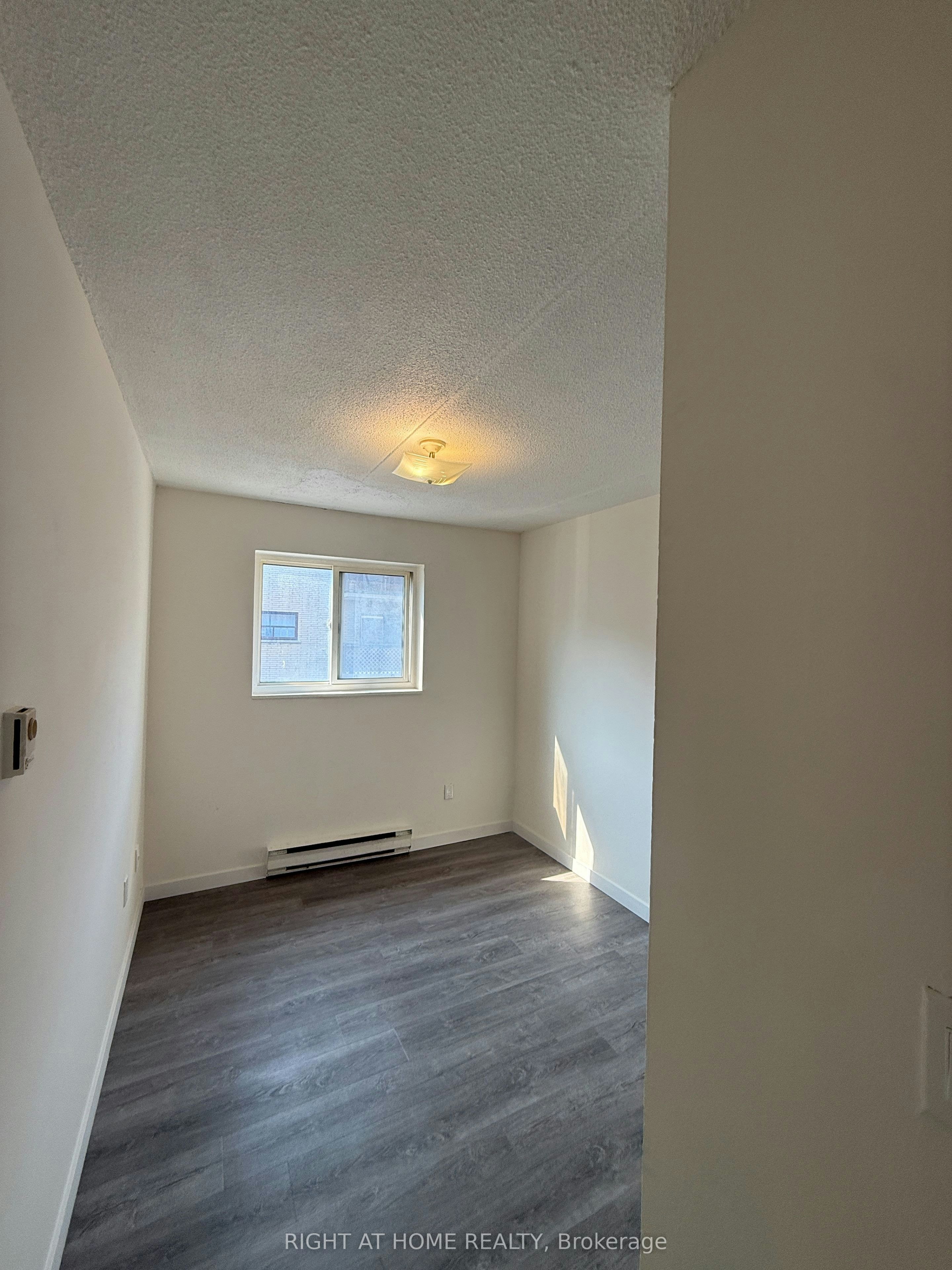 205-555 Oxford Street, Oshawa, ON, L1J 3V5 - 4