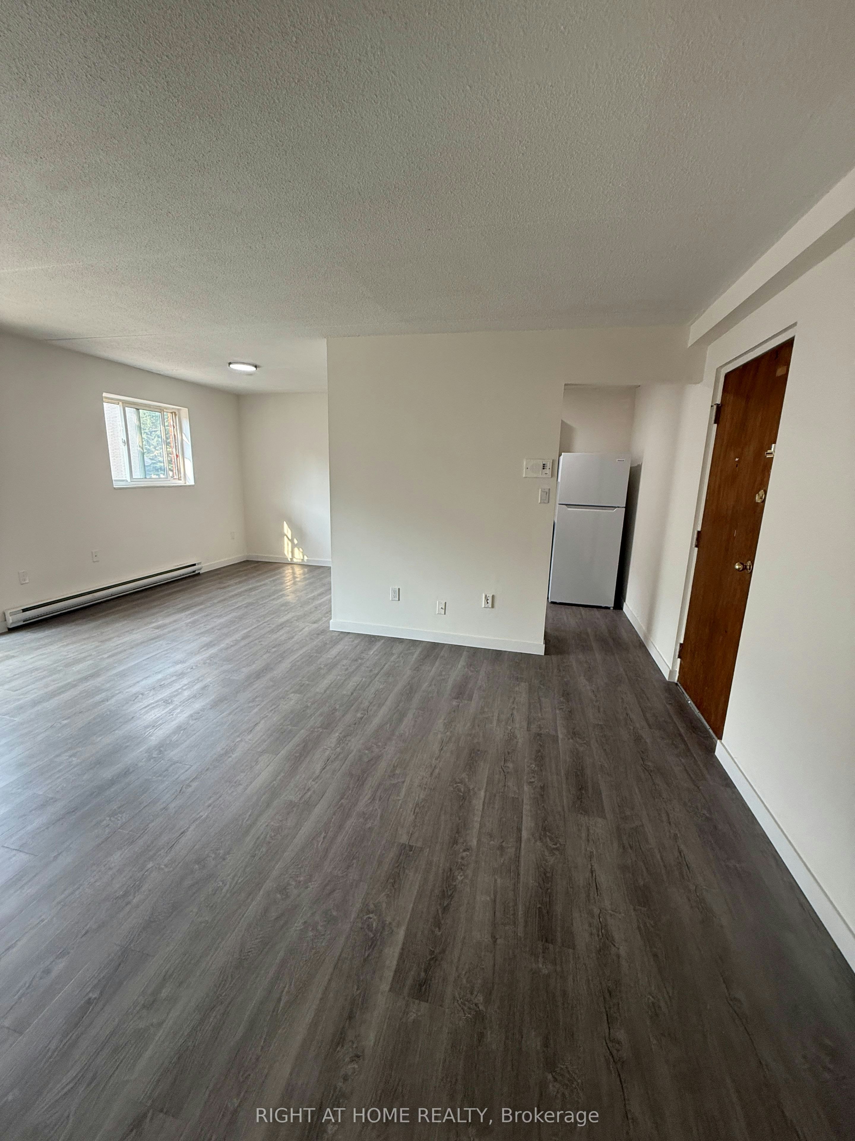 205-555 Oxford Street, Oshawa, ON, L1J 3V5 - 3