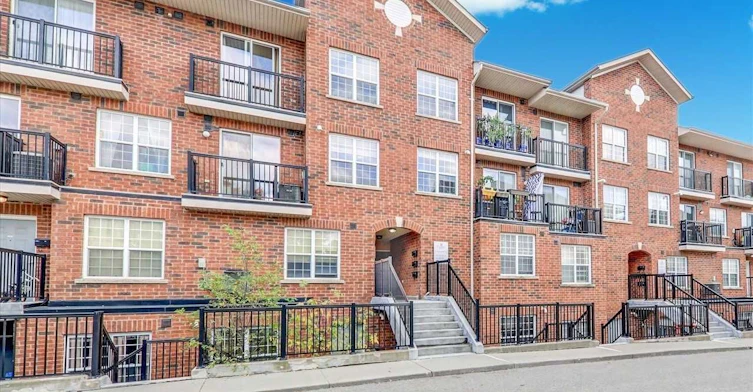 204-35 Strangford Lane, Toronto, ON, M1L 0E5