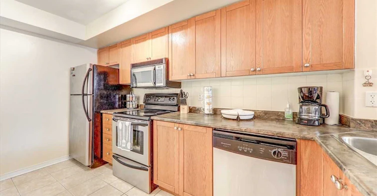 204-35 Strangford Lane, Toronto, ON, M1L 0E5 - 5