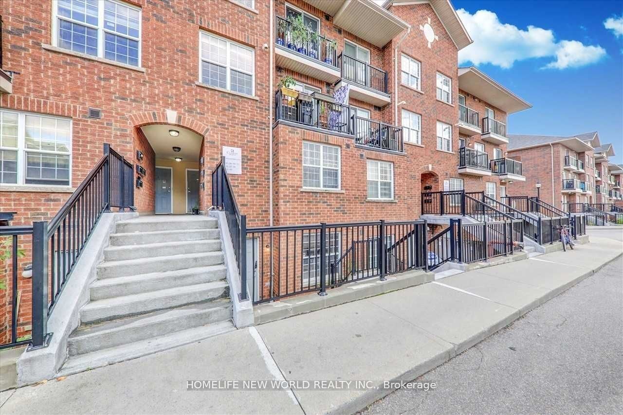 204-35 Strangford Lane, Toronto, ON, M1L 0E5 - 2