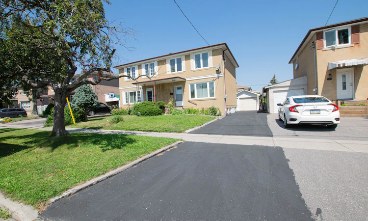 32 Ellendale Drive