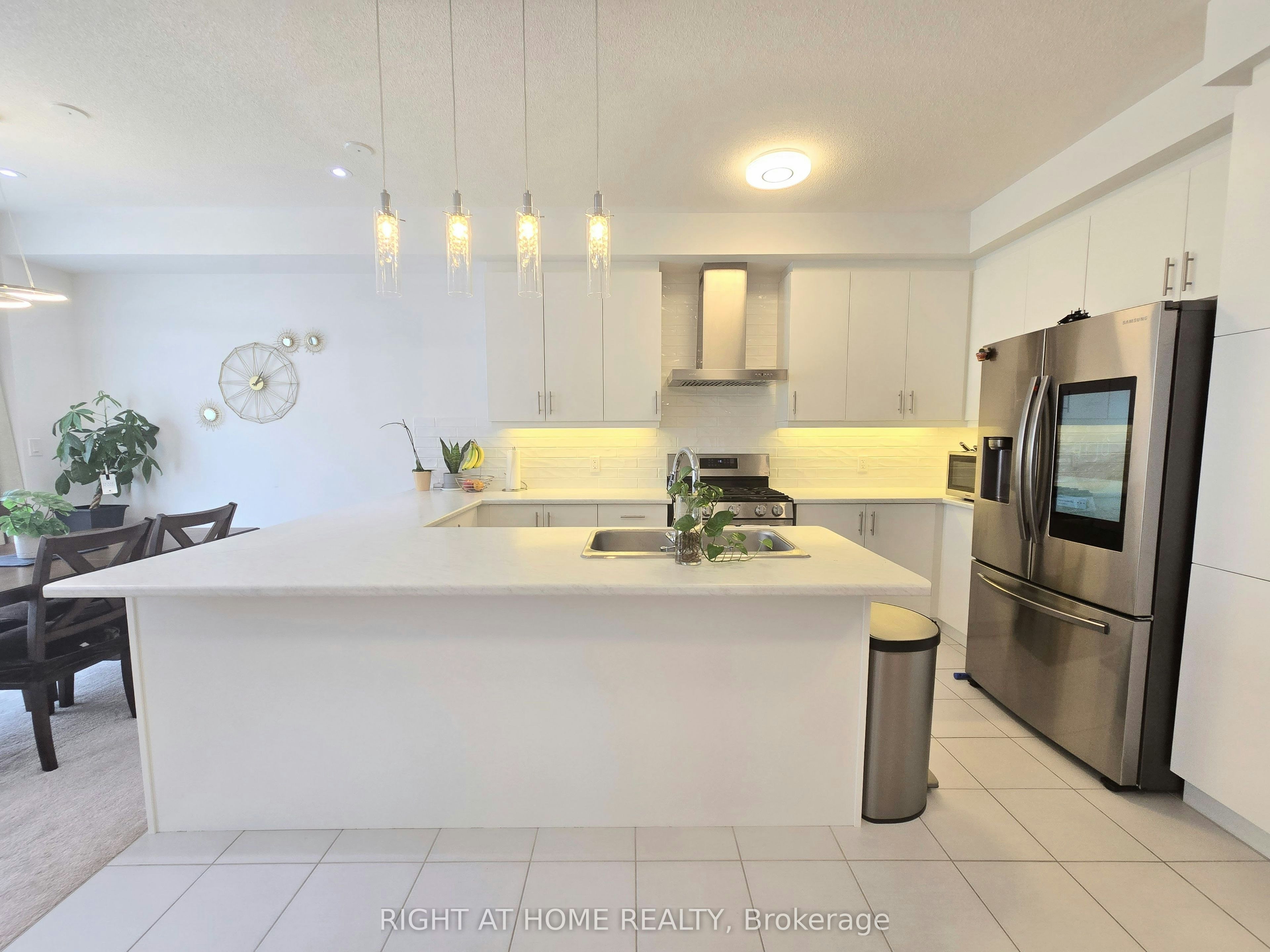 1986 Lowry Drive, Oshawa, ON, L1L 0S3 - 5