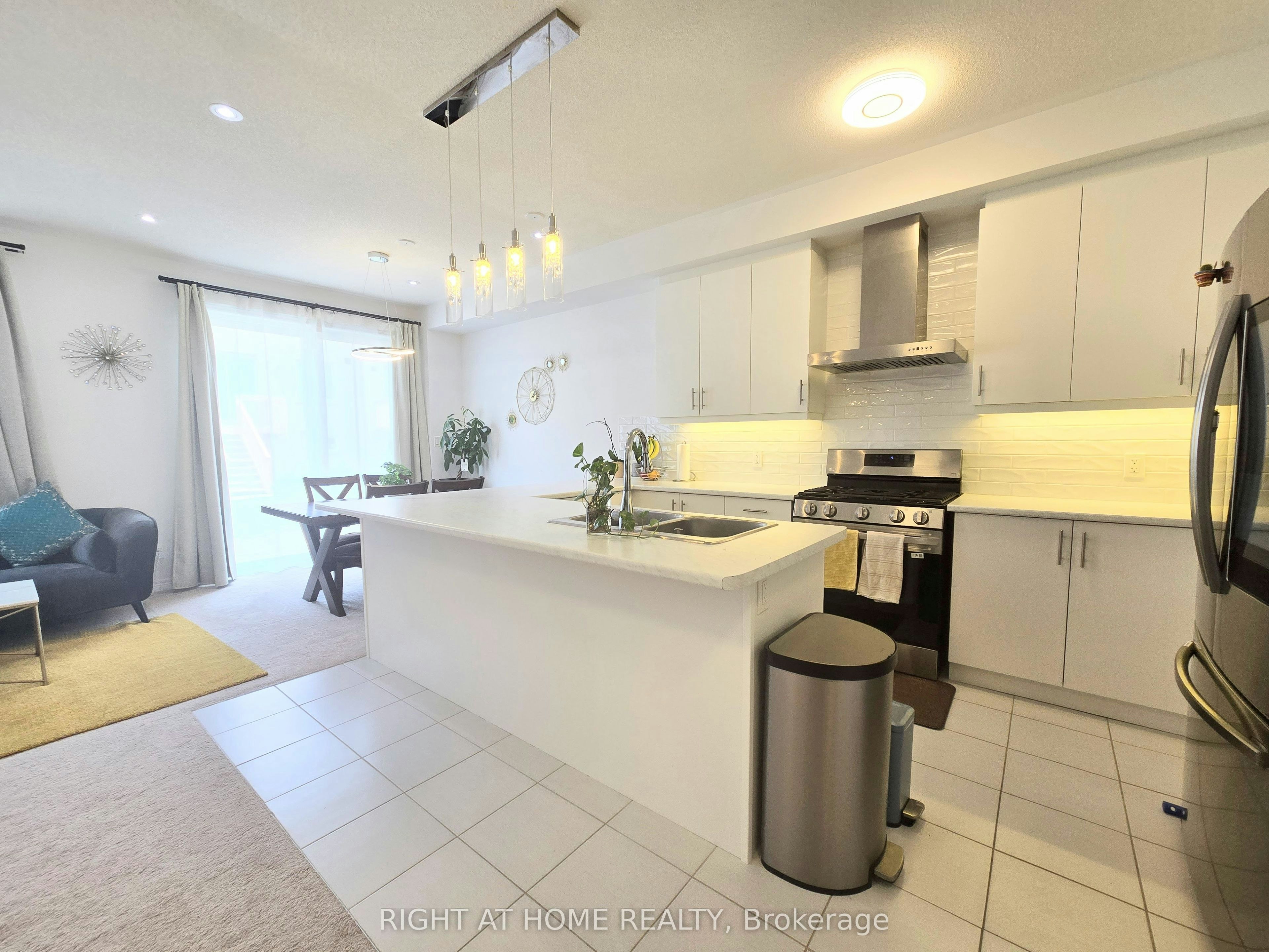 1986 Lowry Drive, Oshawa, ON, L1L 0S3 - 7