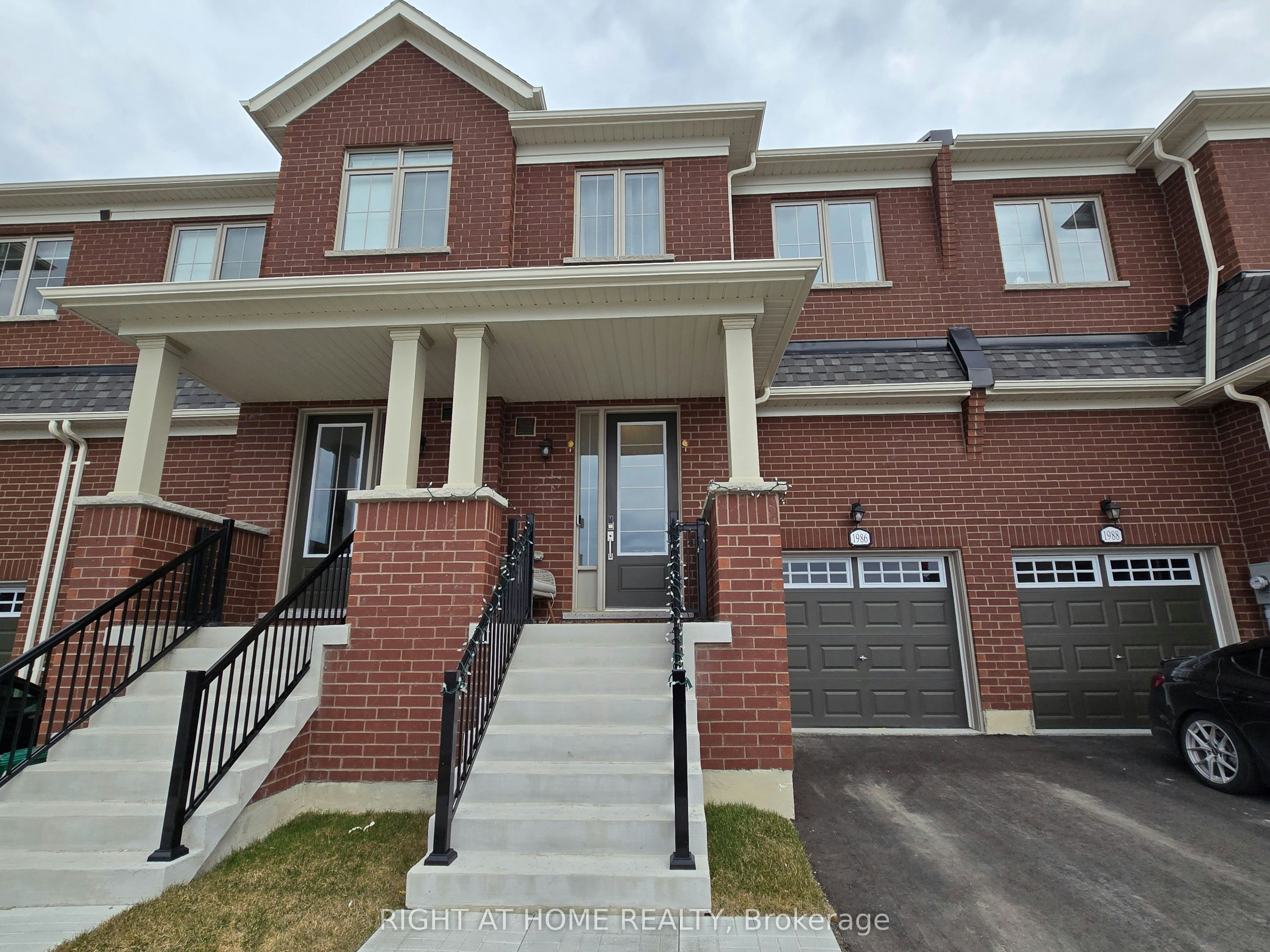 1986 Lowry Drive, Oshawa, ON, L1L 0S3
