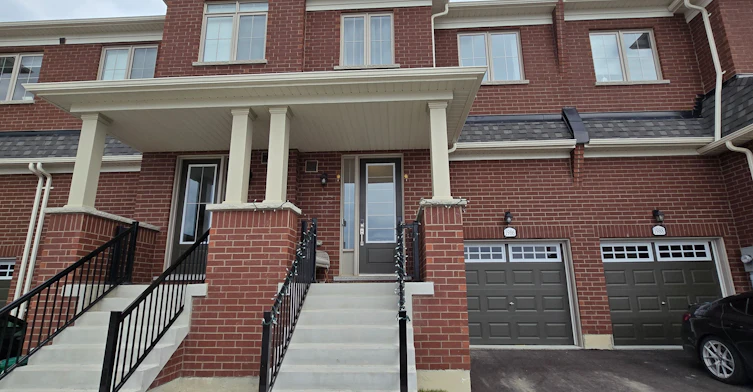 1986 Lowry Drive, Oshawa, ON, L1L 0S3