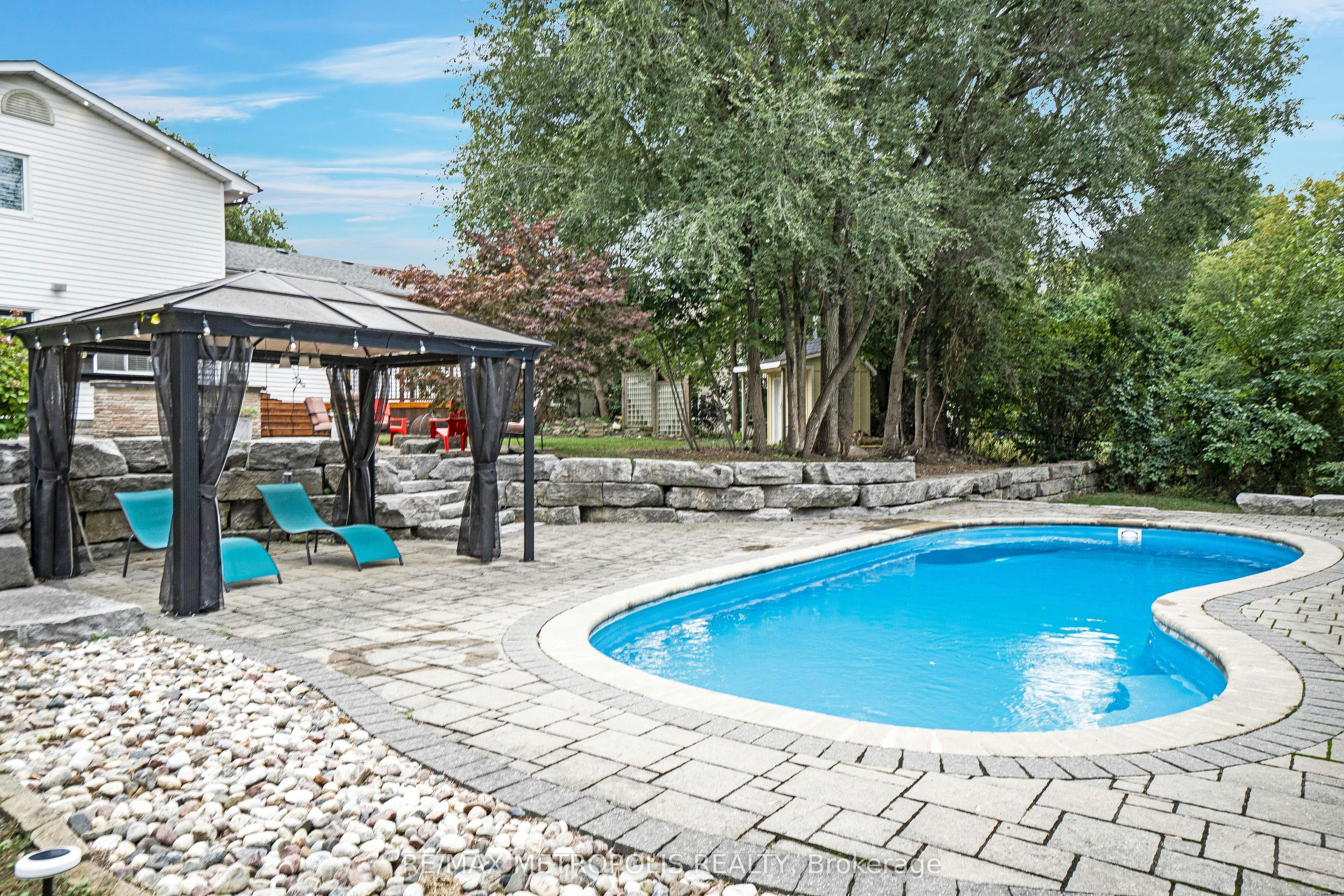 1872 Appleview Road, Pickering, ON, L1V 1T8