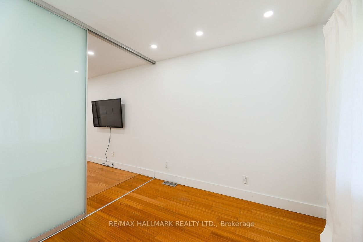 Main-2159 Gerrard Street E, Toronto, ON, M4E 2C4 - 10