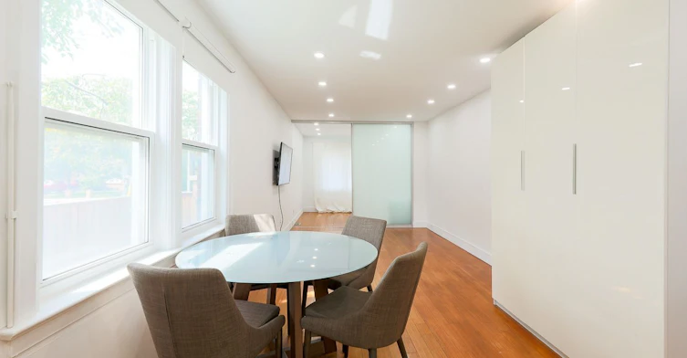 Main-2159 Gerrard Street E, Toronto, ON, M4E 2C4 - 6