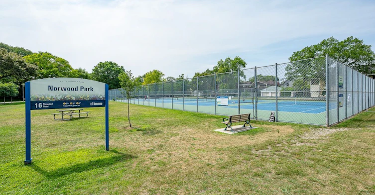 Main-2159 Gerrard Street E, Toronto, ON, M4E 2C4 - 16