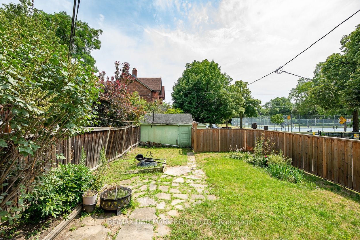 Main-2159 Gerrard Street E, Toronto, ON, M4E 2C4 - 13