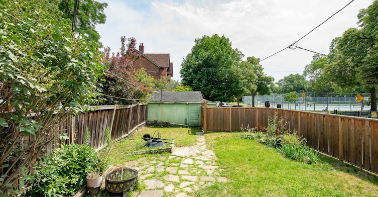 Main-2159 Gerrard Street E, Toronto, ON, M4E 2C4 - 13