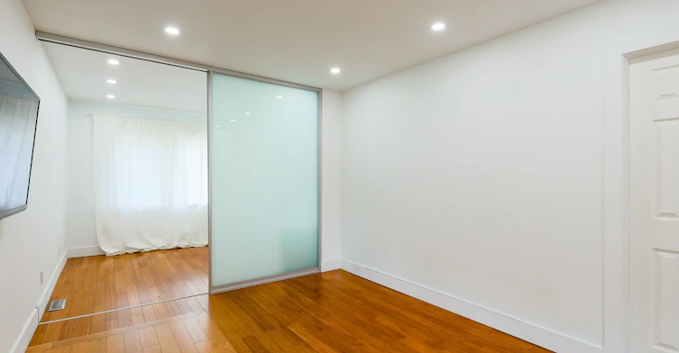 Main-2159 Gerrard Street E, Toronto, ON, M4E 2C4 - 8