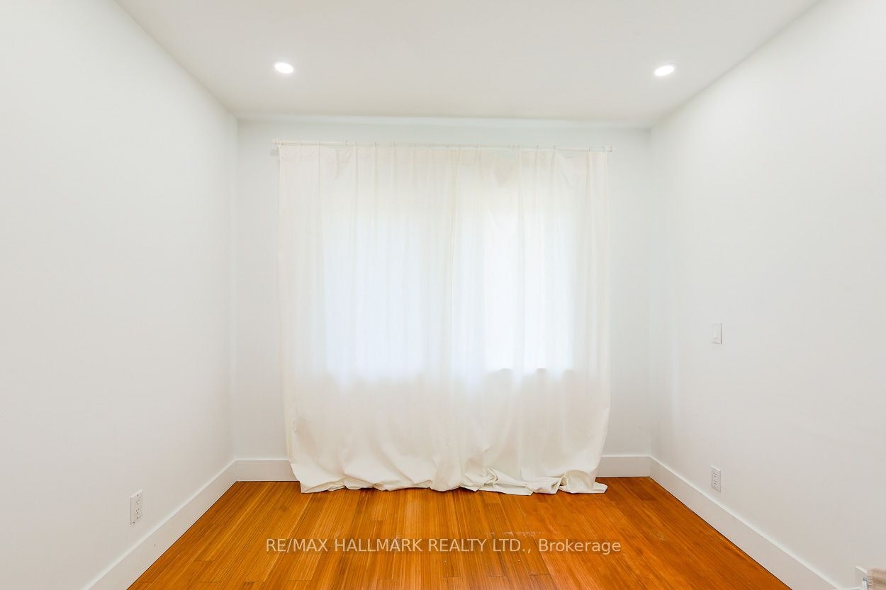 Main-2159 Gerrard Street E, Toronto, ON, M4E 2C4 - 9