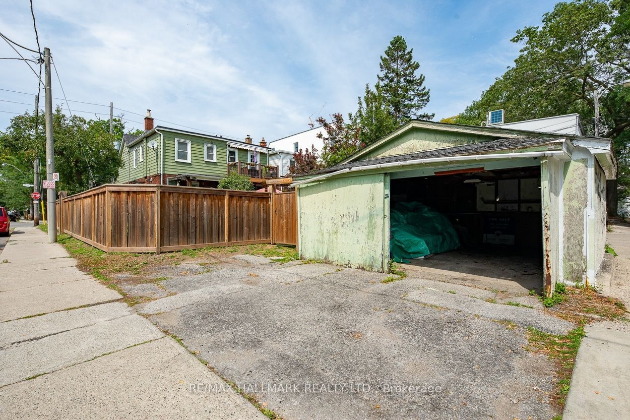 Main-2159 Gerrard Street E, Toronto, ON, M4E 2C4 - 15