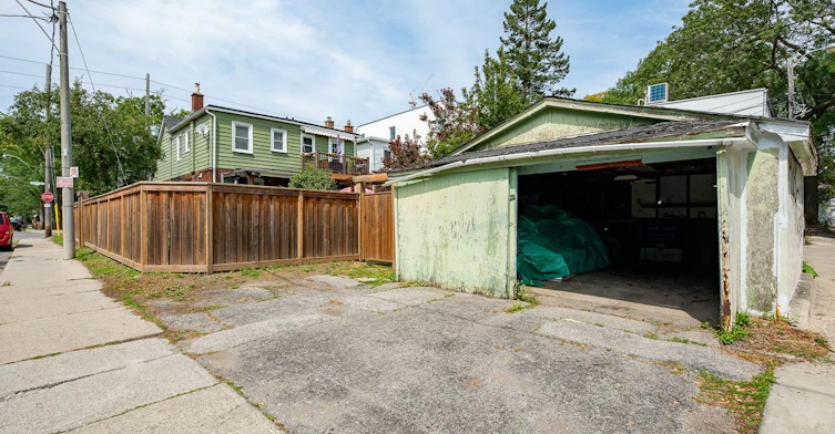 Main-2159 Gerrard Street E, Toronto, ON, M4E 2C4 - 15