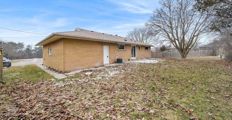 Lower-582 Carlyle Court, Oshawa, ON, L1H 6S2 - 12