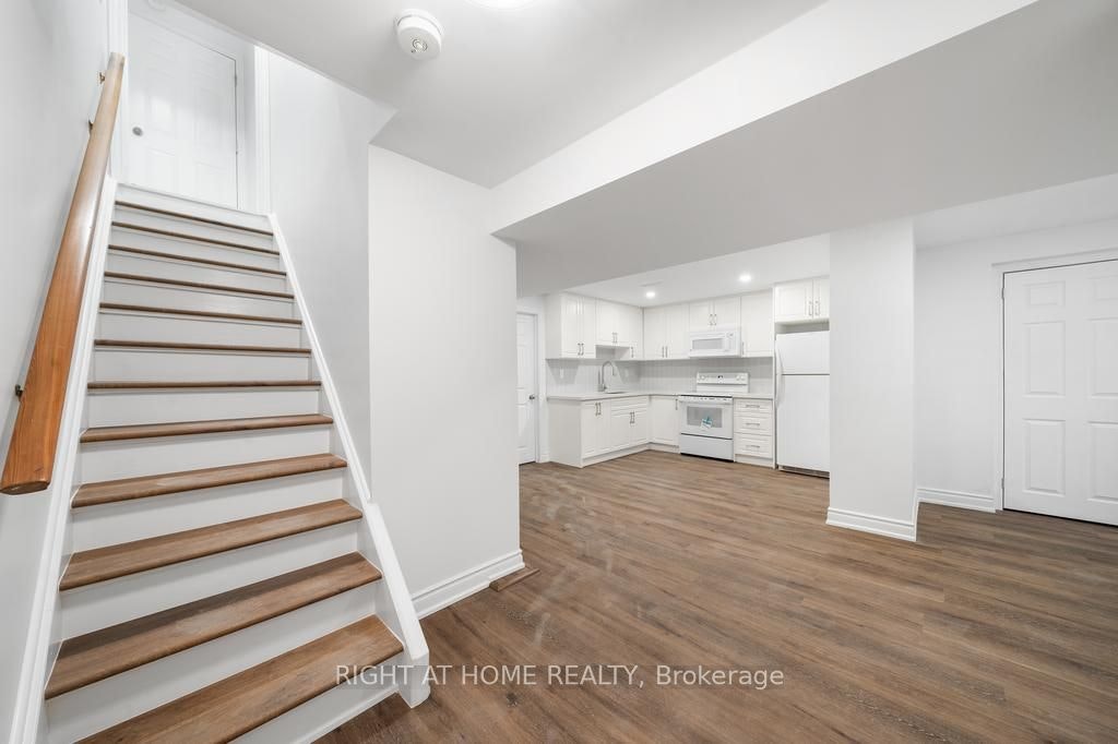 Lower-582 Carlyle Court, Oshawa, ON, L1H 6S2