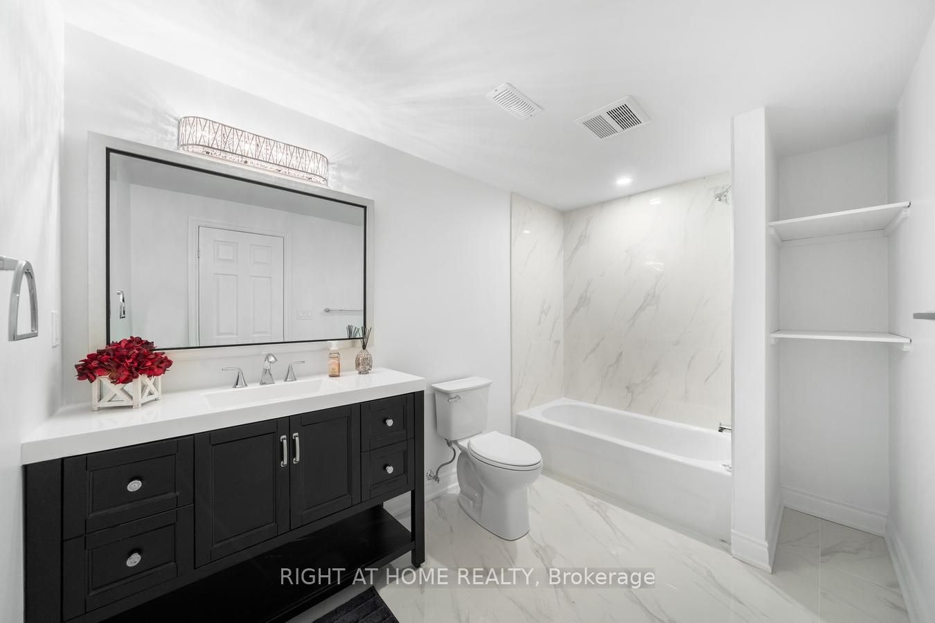 Lower-582 Carlyle Court, Oshawa, ON, L1H 6S2 - 11