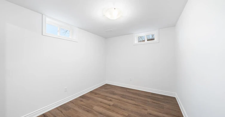 Lower-582 Carlyle Court, Oshawa, ON, L1H 6S2 - 9