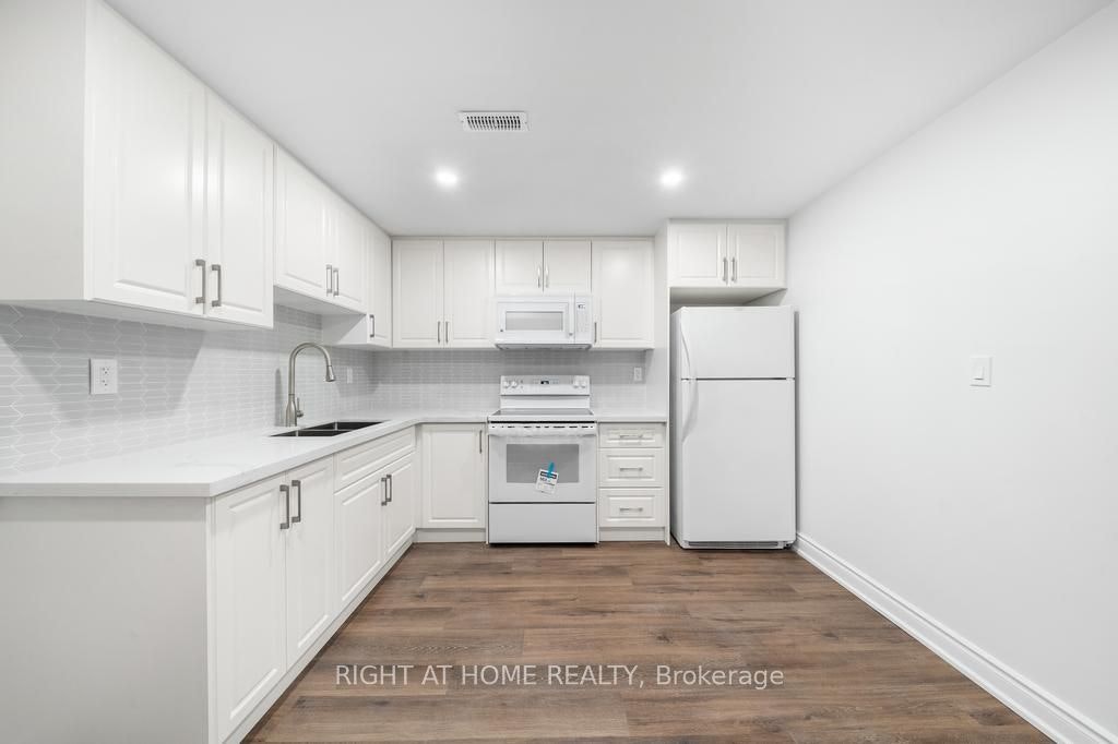 Lower-582 Carlyle Court, Oshawa, ON, L1H 6S2 - 3