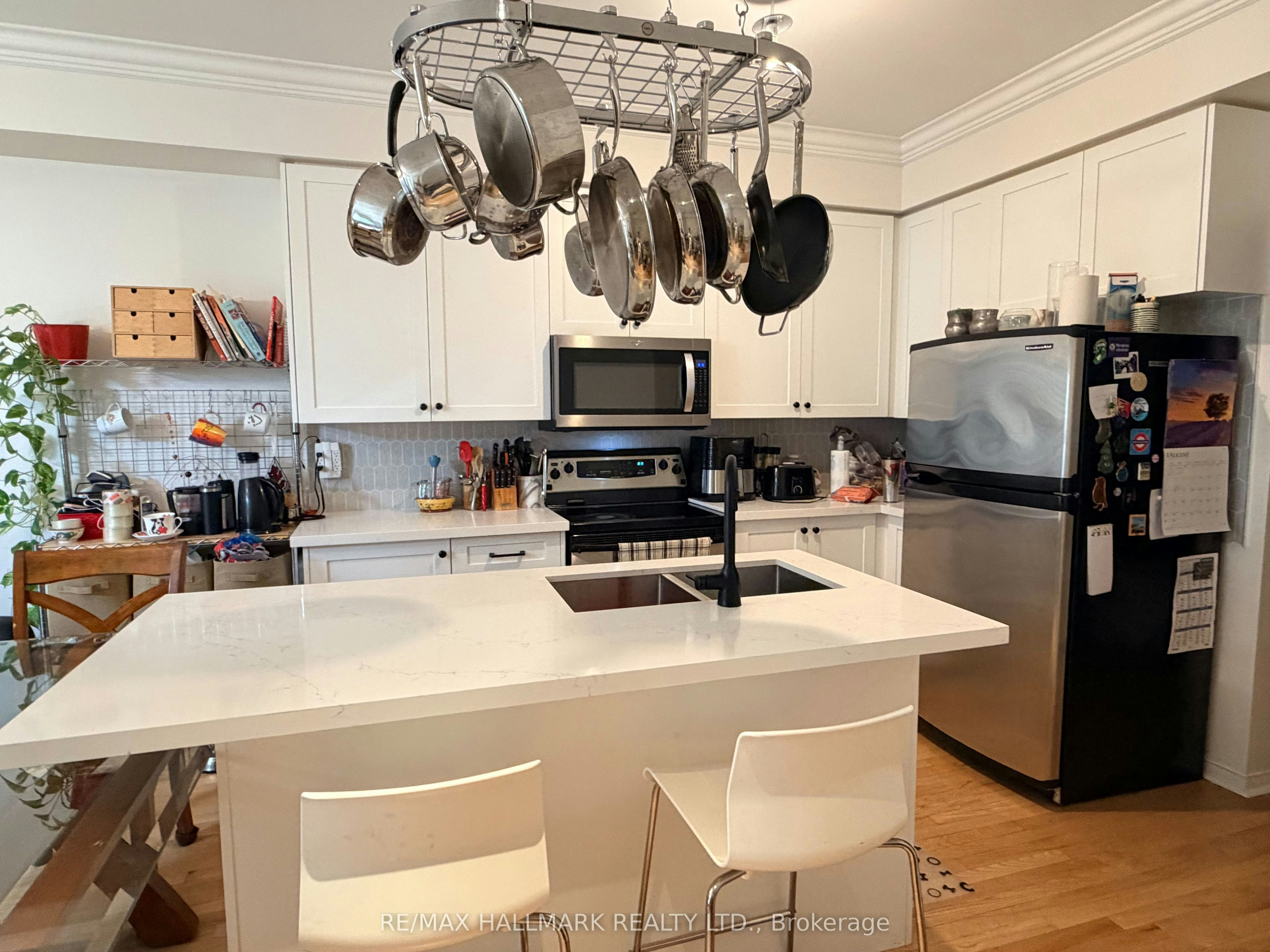 15 Whistle Post Street, Toronto, ON, M4E 3W7 - 9