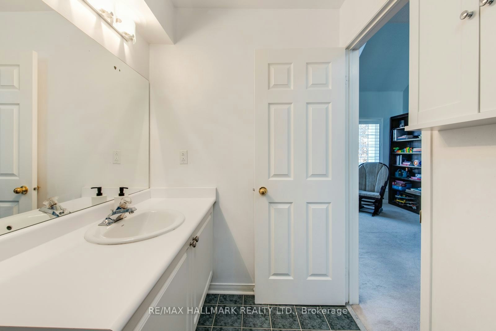15 Whistle Post Street, Toronto, ON, M4E 3W7 - 26