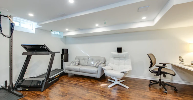 15 Whistle Post Street, Toronto, ON, M4E 3W7 - 32