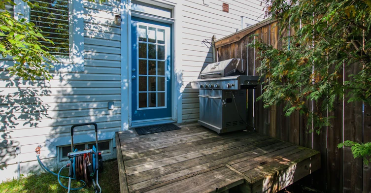 15 Whistle Post Street, Toronto, ON, M4E 3W7 - 39