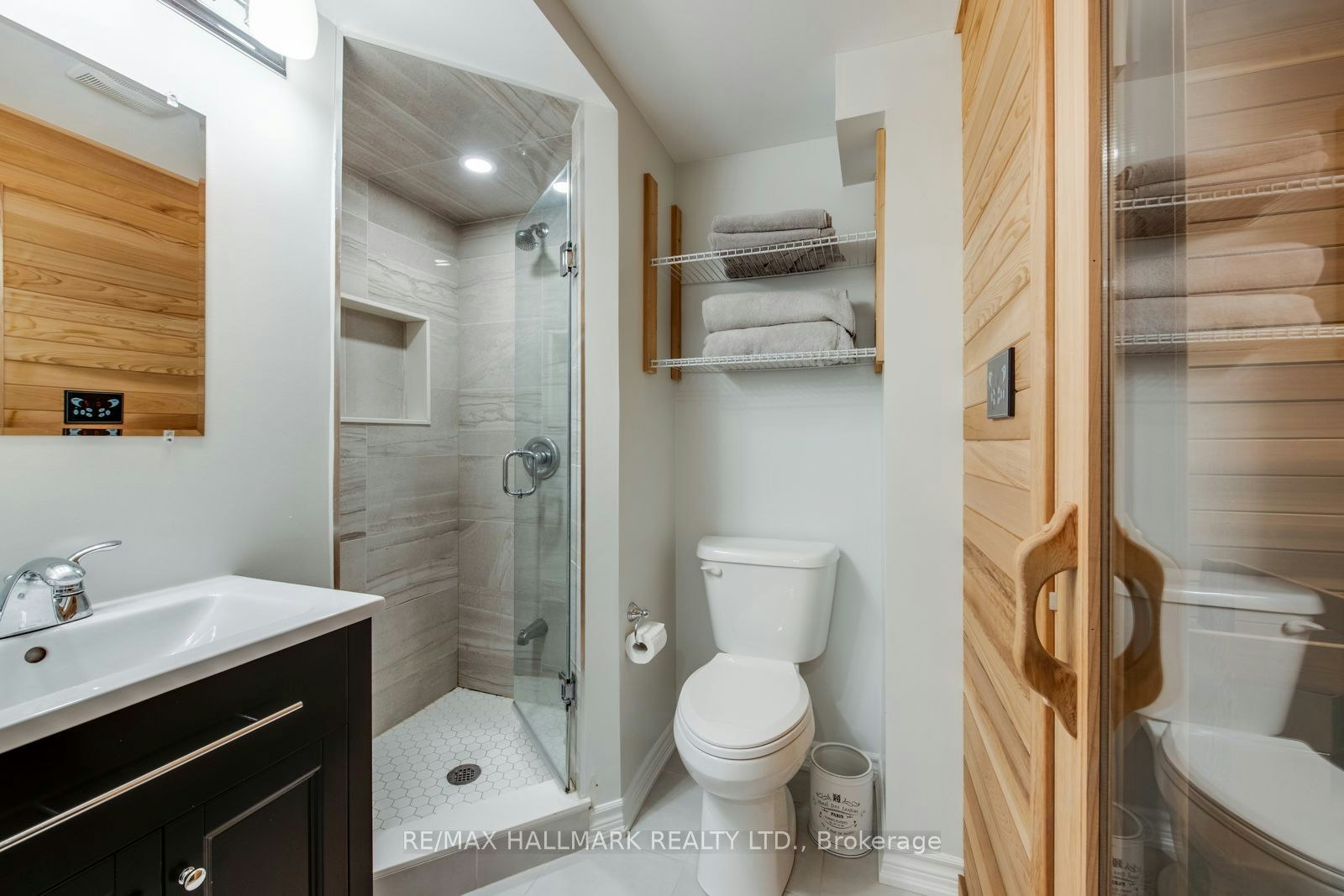 15 Whistle Post Street, Toronto, ON, M4E 3W7 - 36