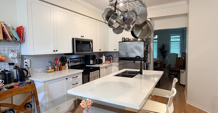 15 Whistle Post Street, Toronto, ON, M4E 3W7 - 8