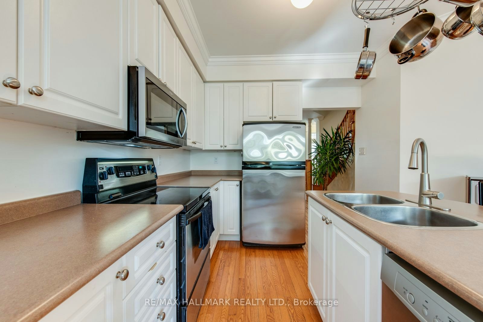 15 Whistle Post Street, Toronto, ON, M4E 3W7 - 7