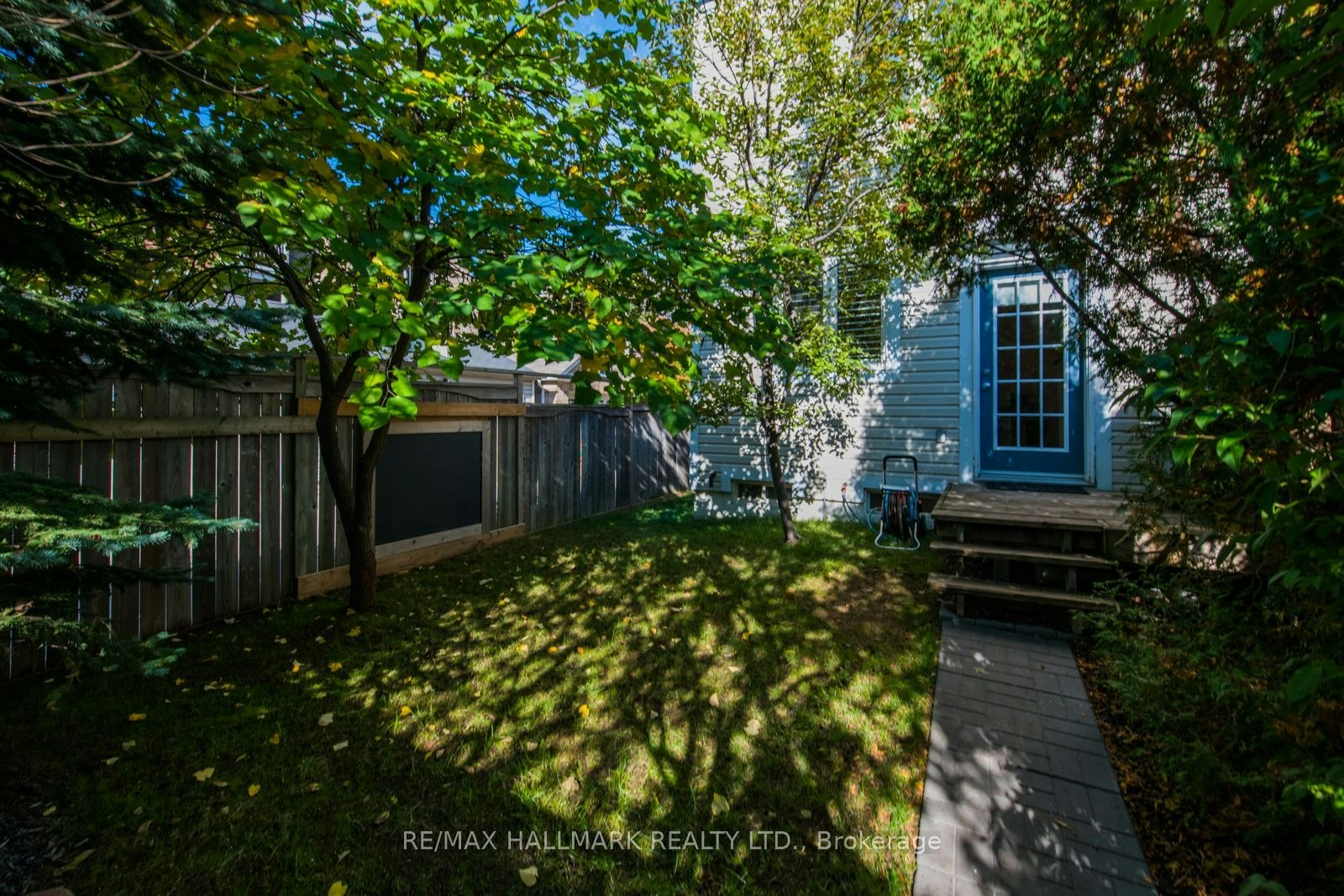 15 Whistle Post Street, Toronto, ON, M4E 3W7 - 40
