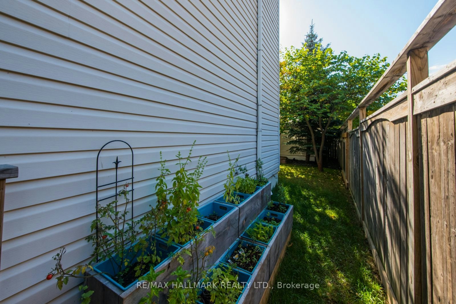 15 Whistle Post Street, Toronto, ON, M4E 3W7 - 45