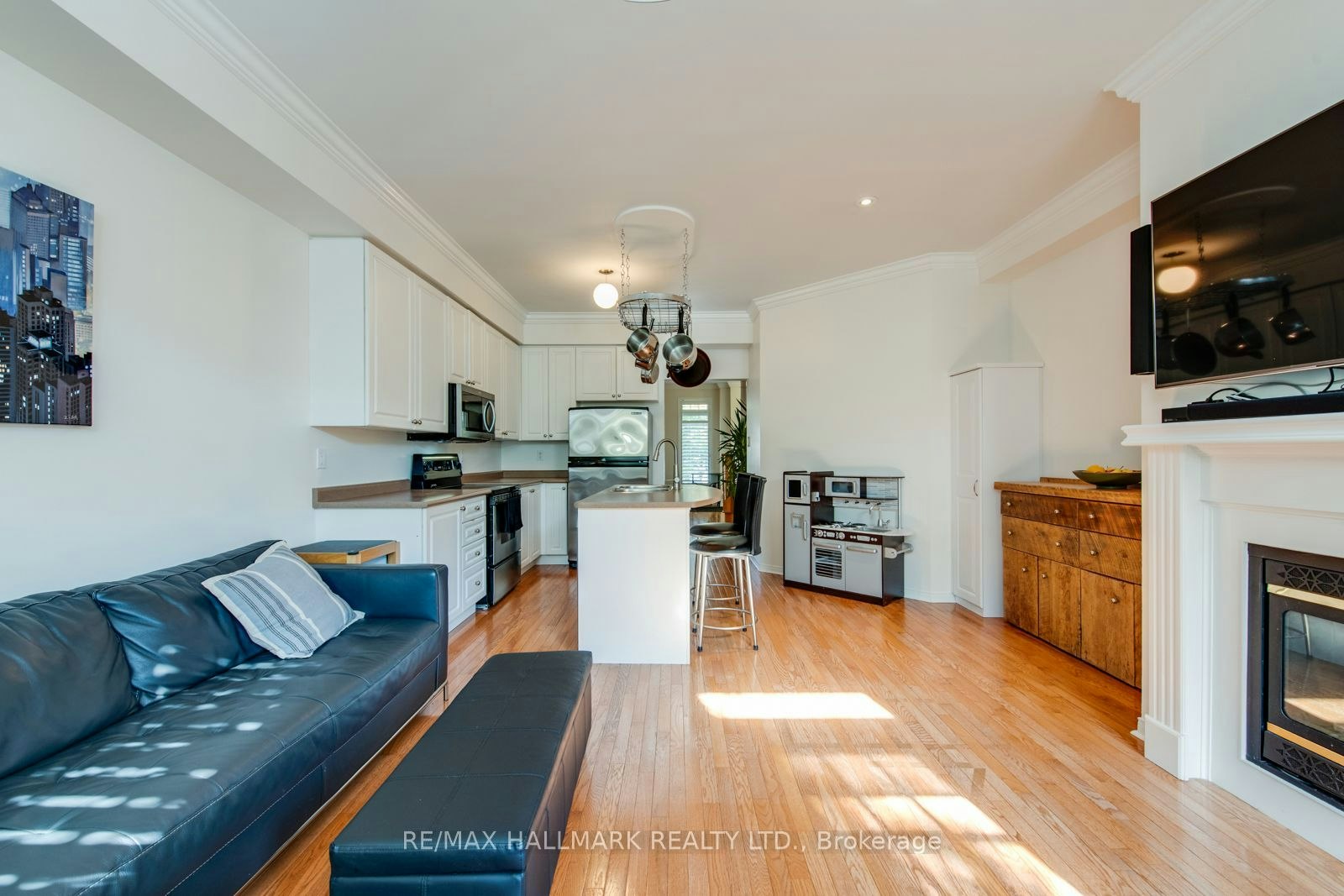 15 Whistle Post Street, Toronto, ON, M4E 3W7 - 12